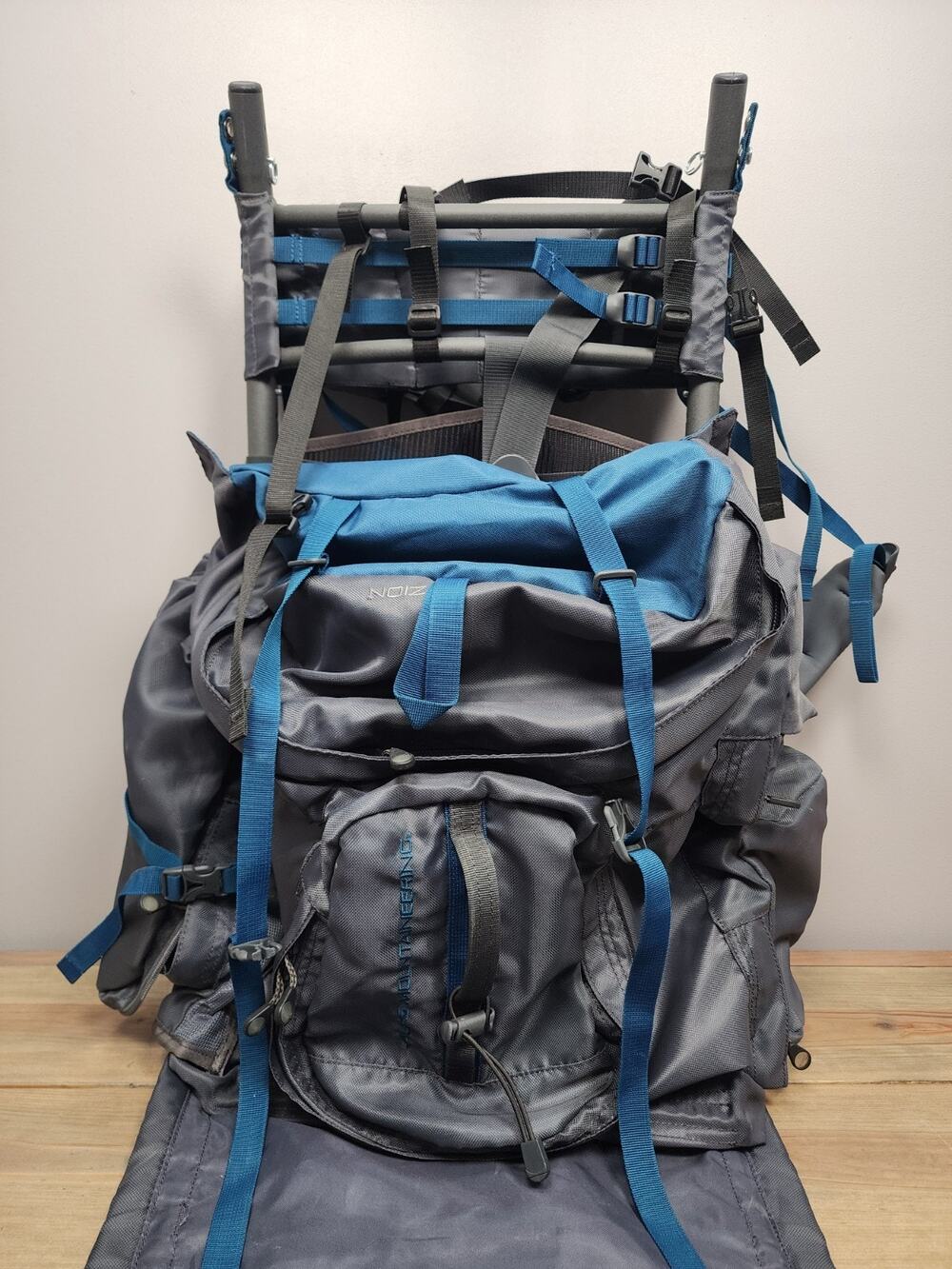 Alps Mountaineering Zion Frame Hiking Backpack 64 Liters